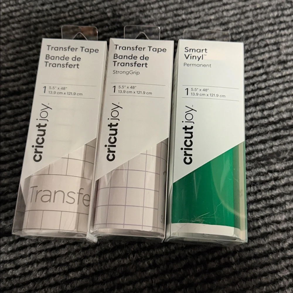 Cricut Joy machine with carry case and bundle of accessories. - Picture 11 of 17